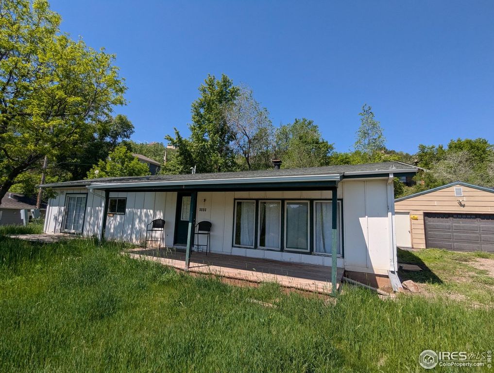4809 Foothills Dr