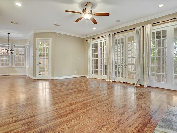 3rd image of 3502 Gramercy St