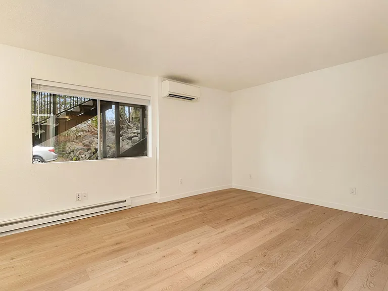Crestwood Place — Photo 19