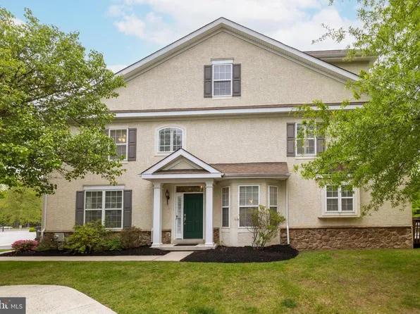 107 Rolling Hill Dr, Plymouth Meeting, PA 19462