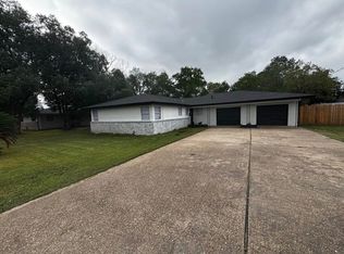 806 S 33rd St, Nederland, TX 77627