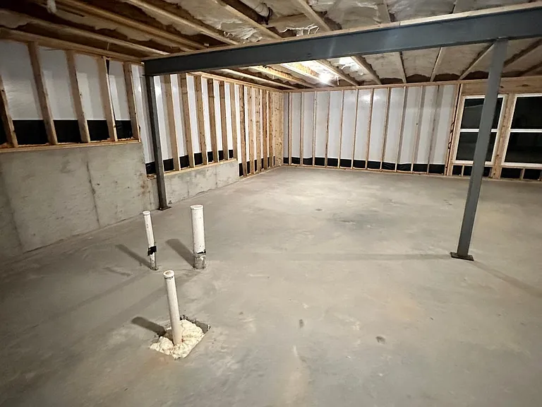 335 Port Way — Photo 31