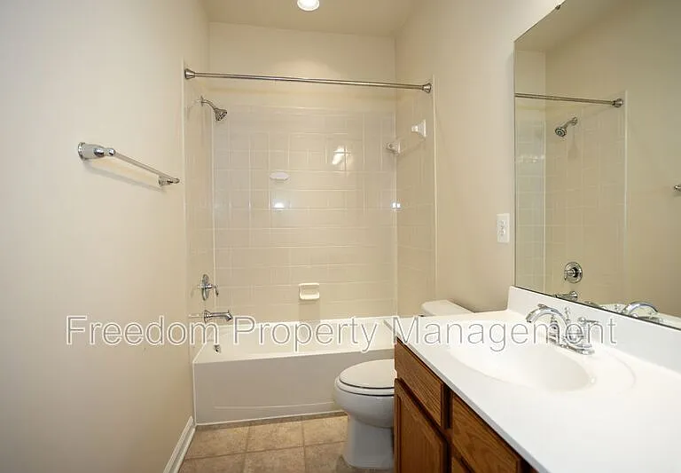 7408 Brunson Cir — Photo 44