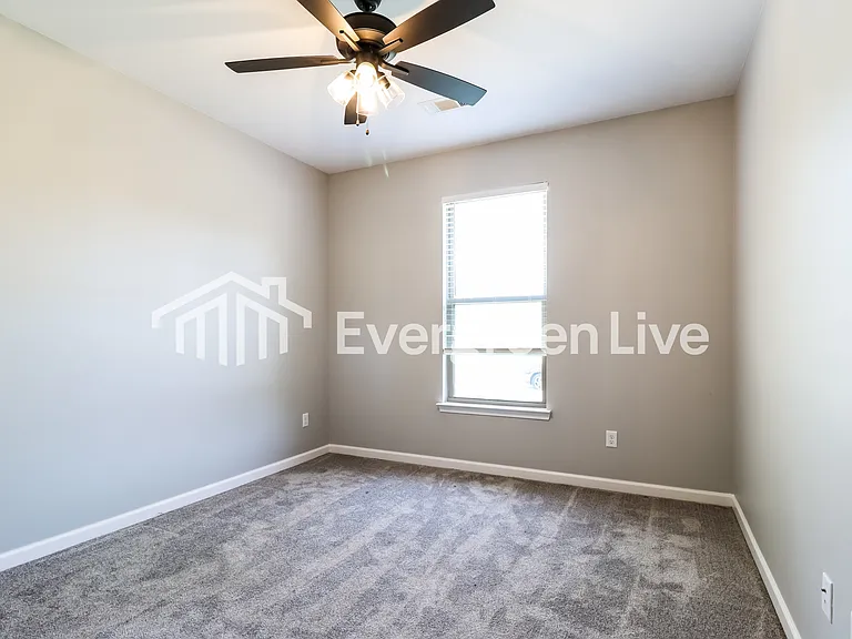4568 Western Woods Dr — Photo 9