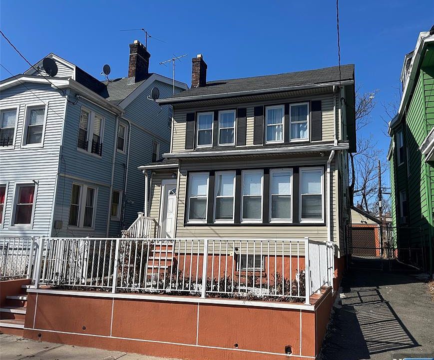 1st image of 1041 Hunterdon St