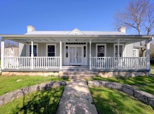 802 9th St, Blanco, TX 78606