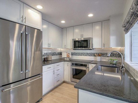 5th image of 4174 Blackford Cir