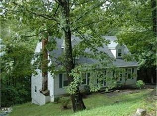 6 Hillside Dr, New Fairfield, CT 06812