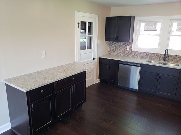 4th image of 548 51st Ave