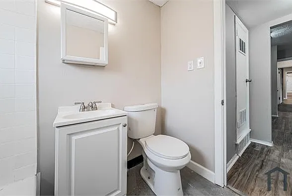 14918 Milverton Rd #3 — Photo 24