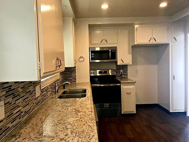 7515 McConnell Ave — Photo 1