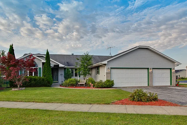 1409 Westside Trl photo 1