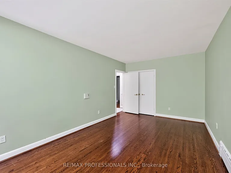 32 Edenbrook Hl — Photo 24