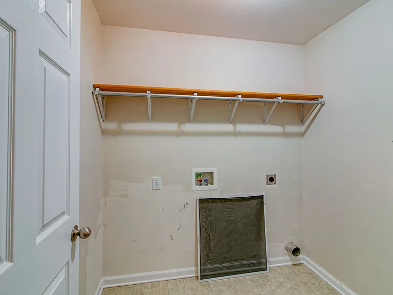 988 Chardea Ct — Photo 16