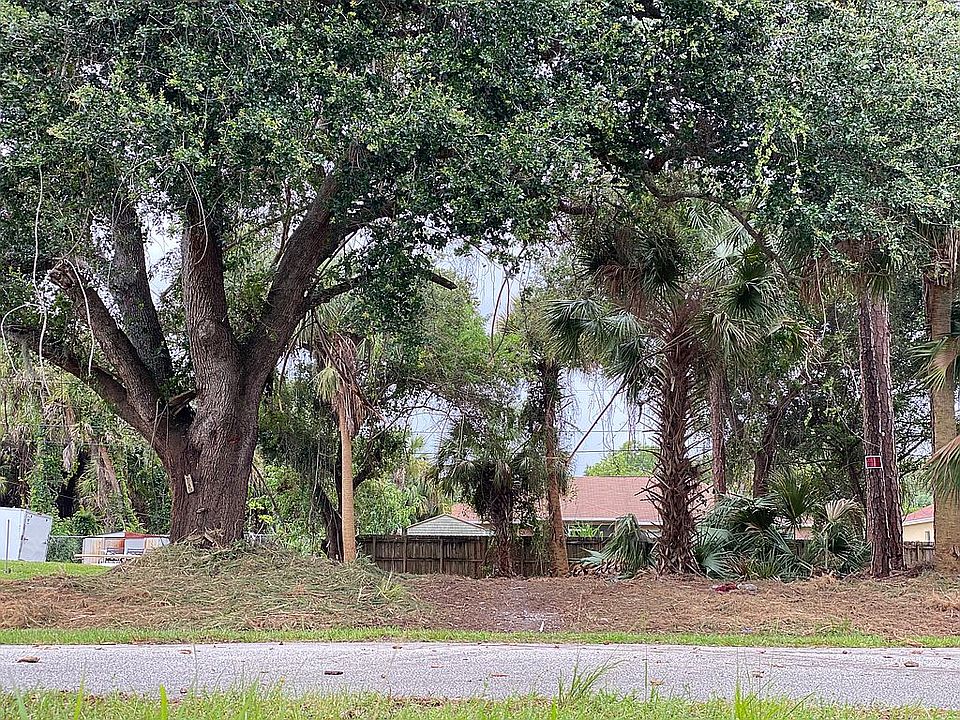 1st image of 2386 SW Chateau Ter