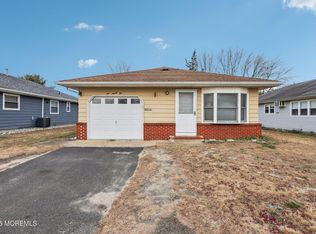 192 Charlotteville Dr S, Toms River, NJ 08757
