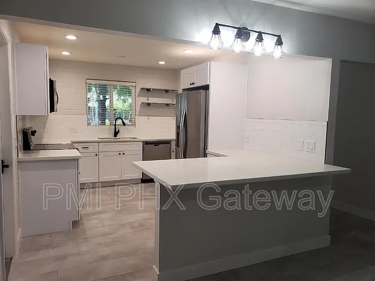 7710 E 6th St — Photo 5