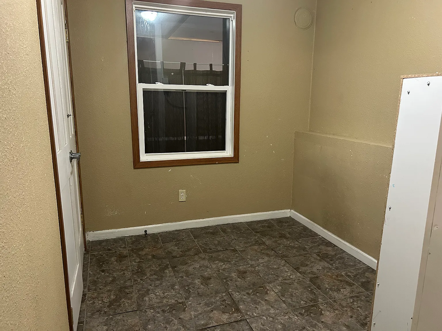 2 bed, 900 sqft, $1,200 — Photo 4