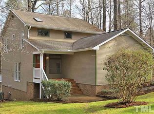 102 Bristol Dr, Chapel Hill, NC 27516