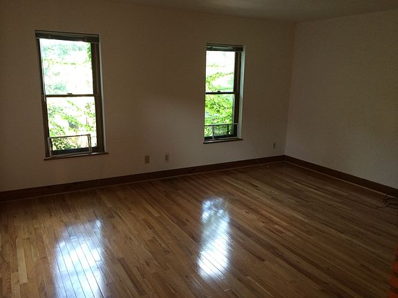 4th image of 834 Summit St #B-1/2