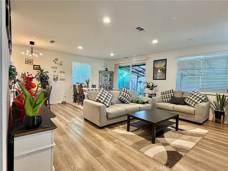 4248 Vermilion Ct — Photo 3