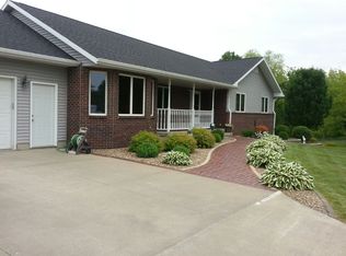 1424 Deer Woods Dr NE, Swisher, IA 52338