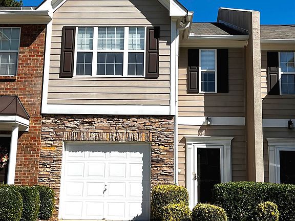 4th image of 166 Oak Green Dr