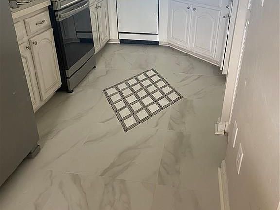 5th image of 13105 Vanderbilt Dr Unit 808