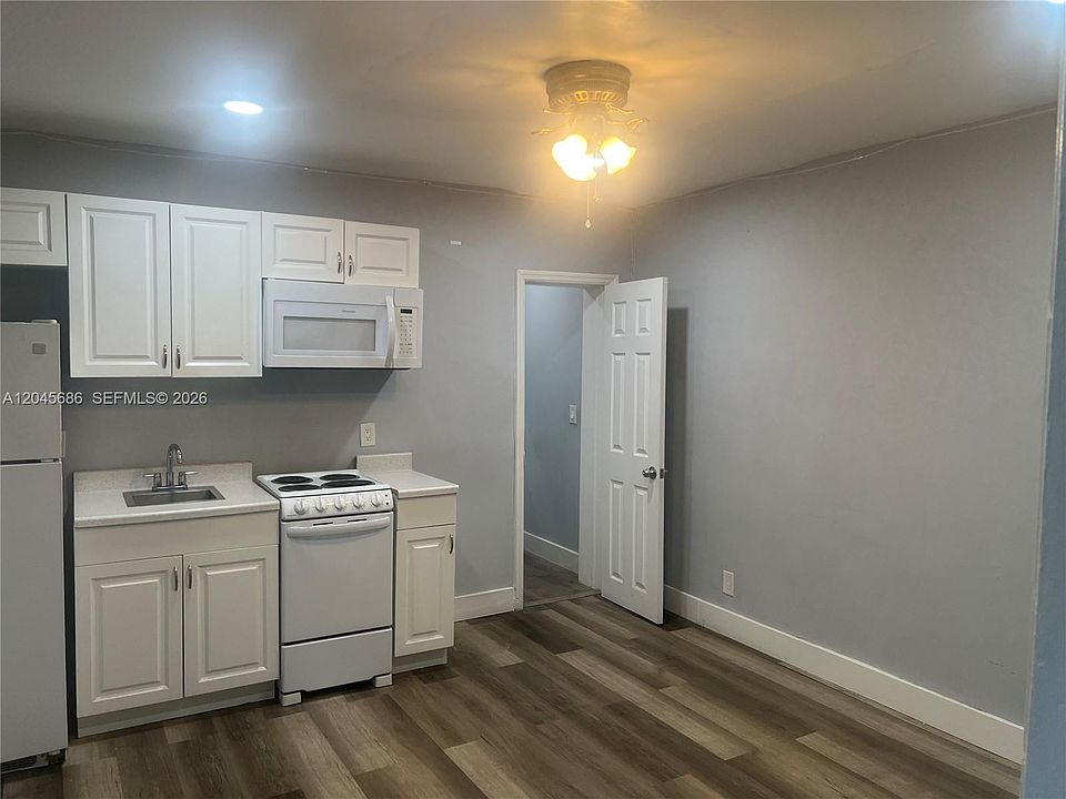 1st image of 2118 N 19th Ave #1-4