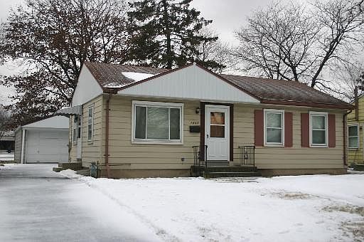 1st image of 1823 W Fargo Ave