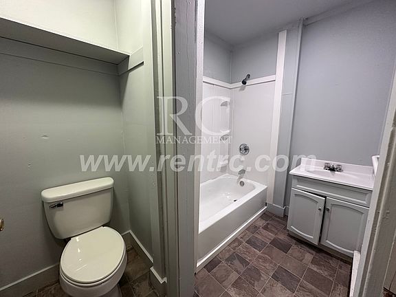 4th image of 222 Delaware Ave