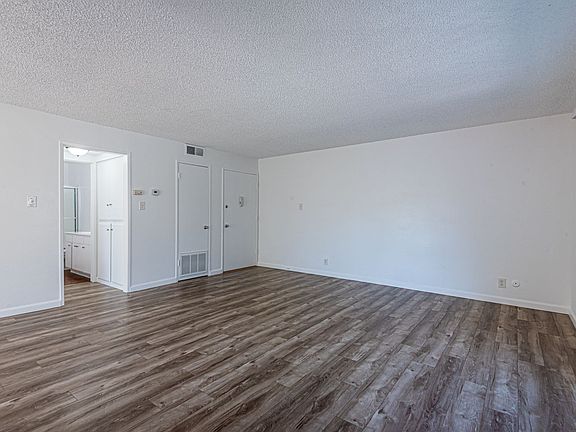 3rd image of 4336 Ventura Canyon Ave Unit 9