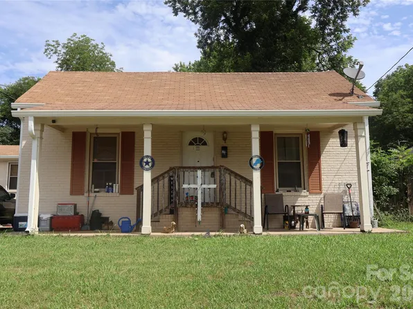 504 Oak St, Mooresville, NC 28115