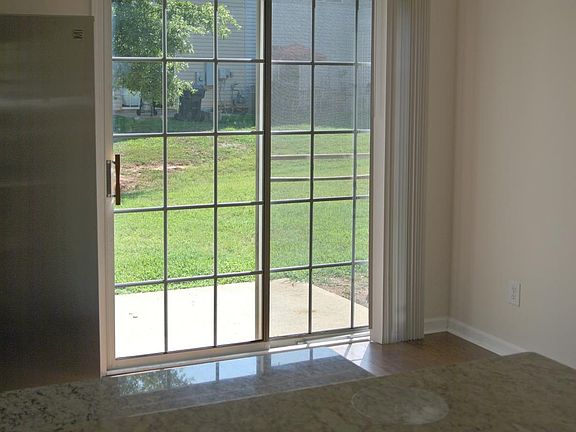 Breakfast nook and patio