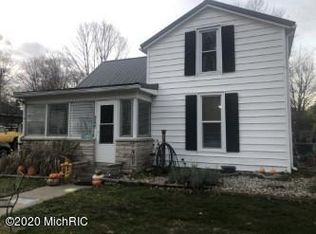207 Henry St, Burr Oak, MI 49030