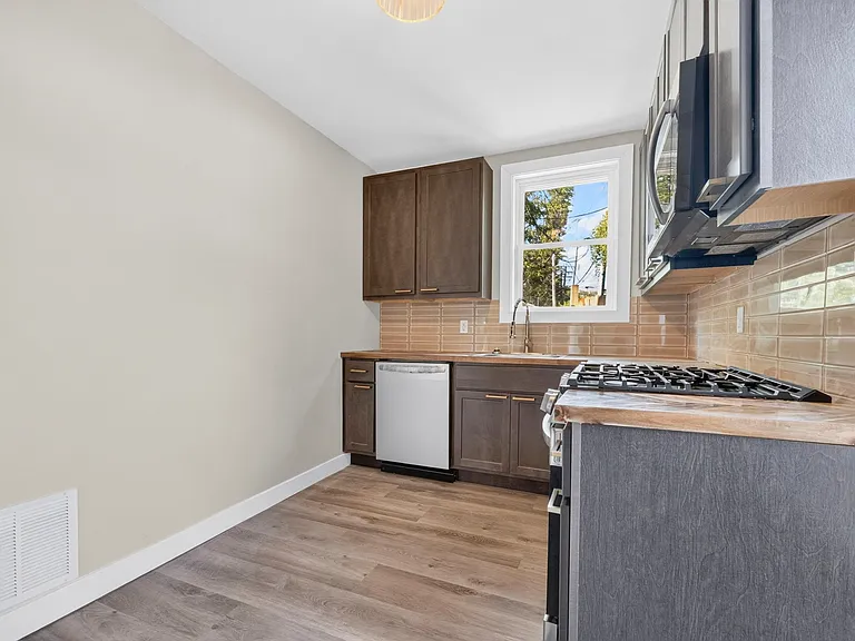 4323 Bingham Ave — Photo 8