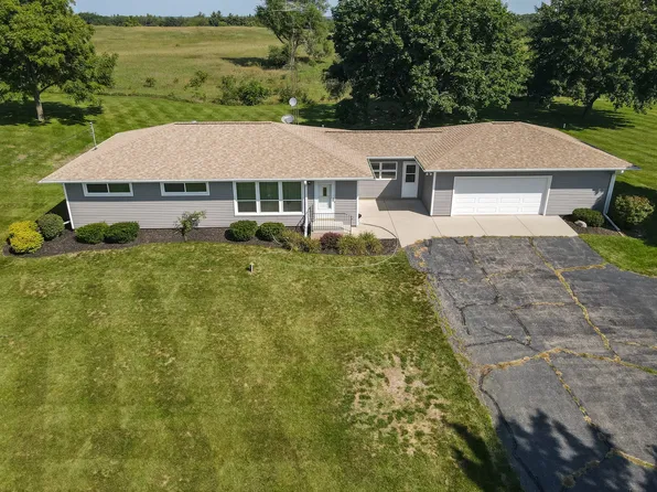 37310 87th St, Burlington, WI 53105