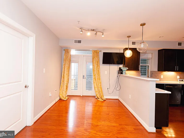 4800 Georgia Ave NW #104 — Photo 10