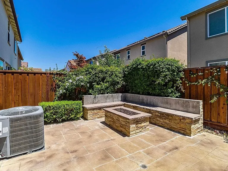 1393 Jamboree Dr — Photo 27