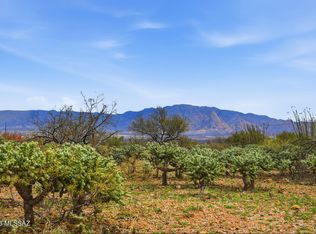 3460 W Calle Quatro, Green Valley, AZ 85622