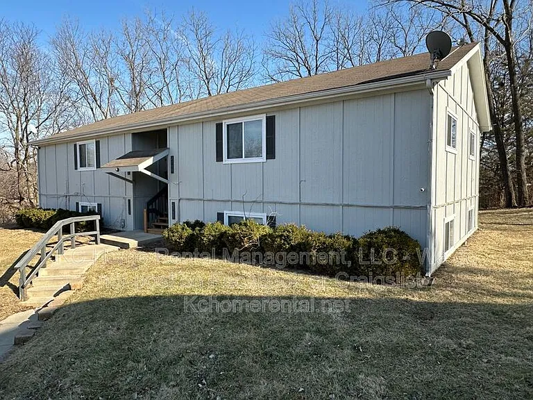 4711 Switzer Rd — Photo 3