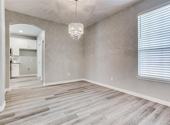 5th image of 1224 Iron Horse St