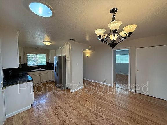 5th image of 3827 Muir Place Ct