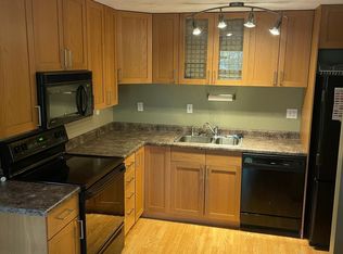 942 Guyasuta Ln, Pittsburgh, PA 15215
