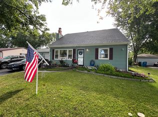 755 Devonshire Rd, Valparaiso, IN 46385