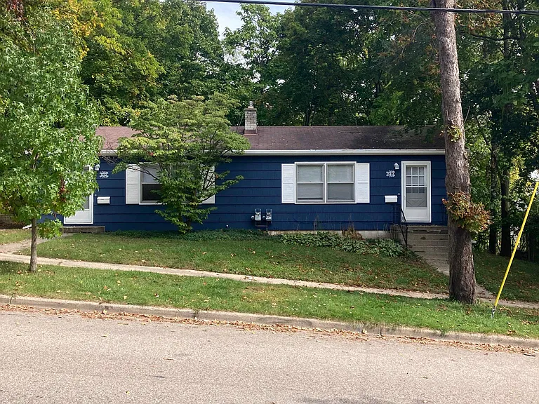 810 Spring St — Photo 10