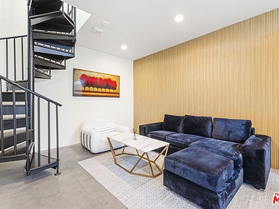 2nd image of 802 N Harper Ave