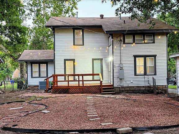2nd image of 317 E Duffy St