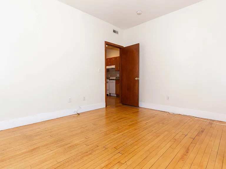 59 Linden St #3 — Photo 13