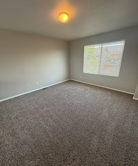 2nd upper bedroom